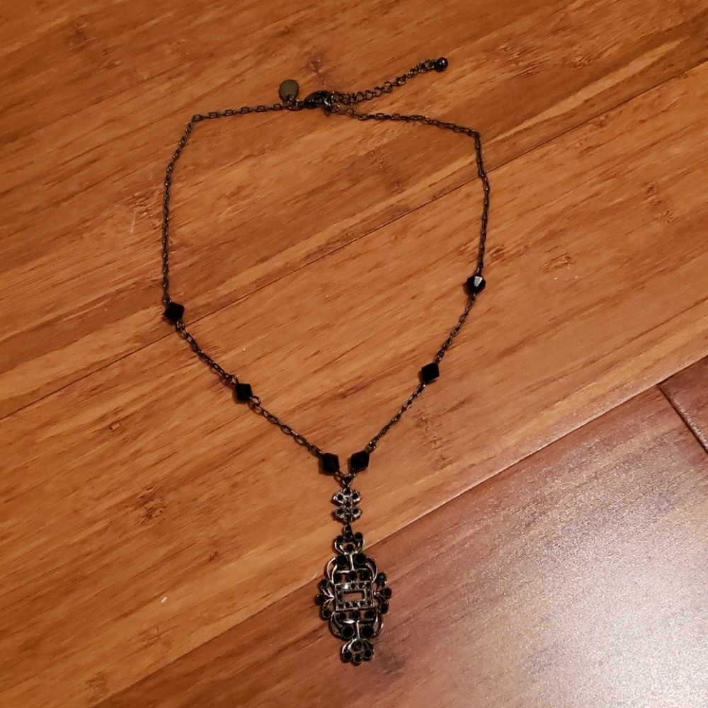 Gothic theme necklace - Picture 2 of 2